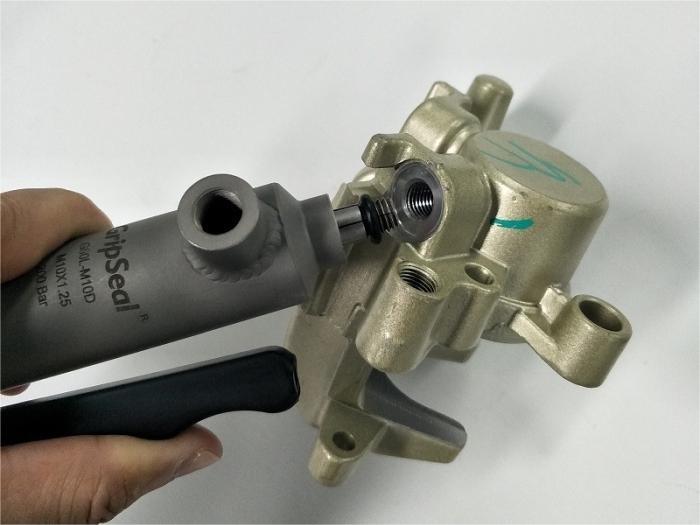 G80系列密封測試接頭提高汽車制動卡鉗測試的效率