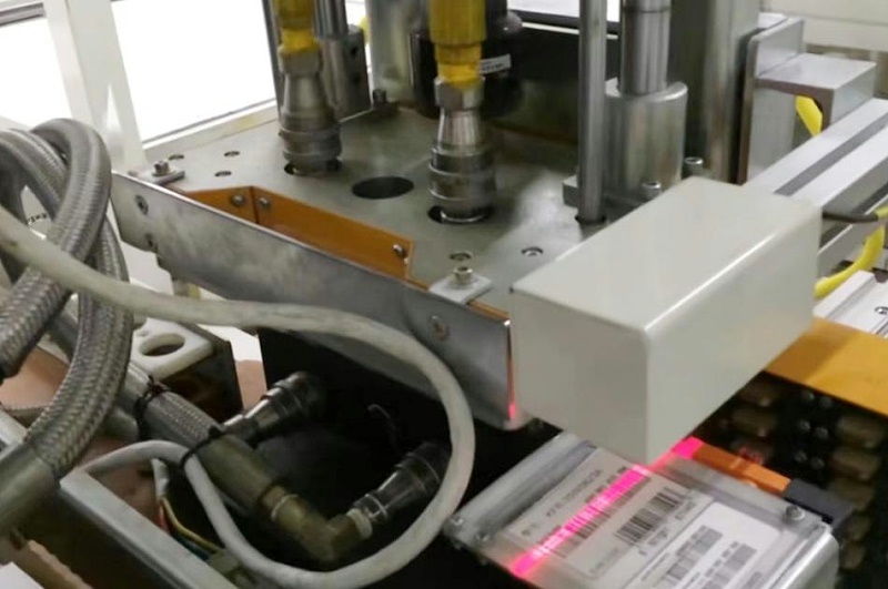 格雷希爾C系列自動公母接頭在空調外機出廠前抽真空及自動加液的應用