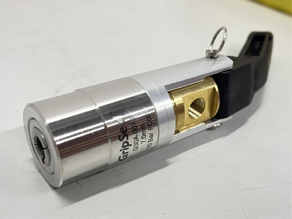 發(fā)動機冷卻水管快速接頭的作用及優(yōu)勢分析